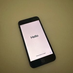 iPhone 7 Black 32g - metropcs *not unlocked